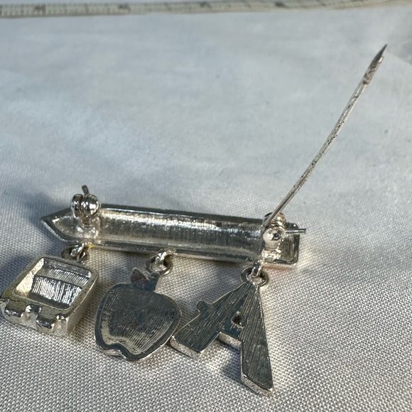 Teacher pin swag buttons - Picture 7 of 9